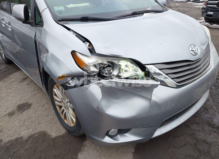 Photo 6 of 2011 Toyota Sienna XLE V6 (VIN 5TDYK3DCXBS082578)
