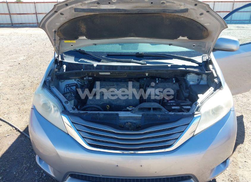 Photo 10 of 2011 Toyota Sienna XLE V6 (VIN 5TDYK3DCXBS113344)