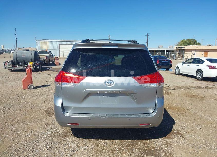Photo 16 of 2011 Toyota Sienna XLE V6 (VIN 5TDYK3DCXBS113344)