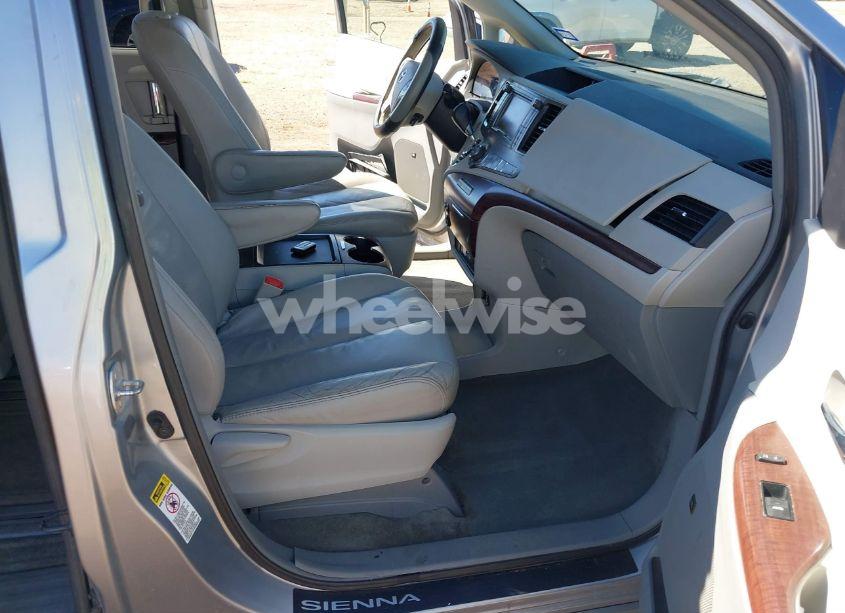 Photo 5 of 2011 Toyota Sienna XLE V6 (VIN 5TDYK3DCXBS113344)