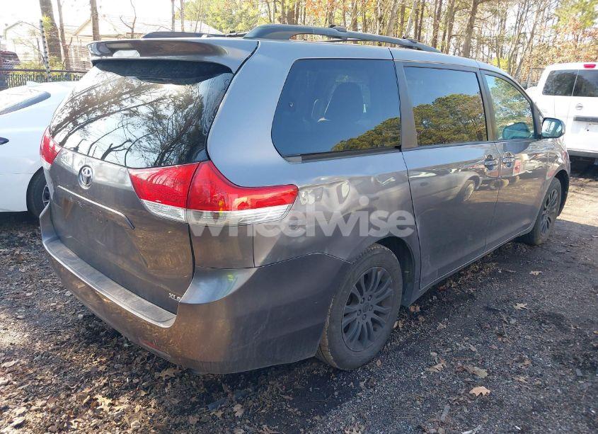 Photo 4 of 2011 Toyota Sienna XLE V6 (VIN 5TDYK3DCXBS129995)