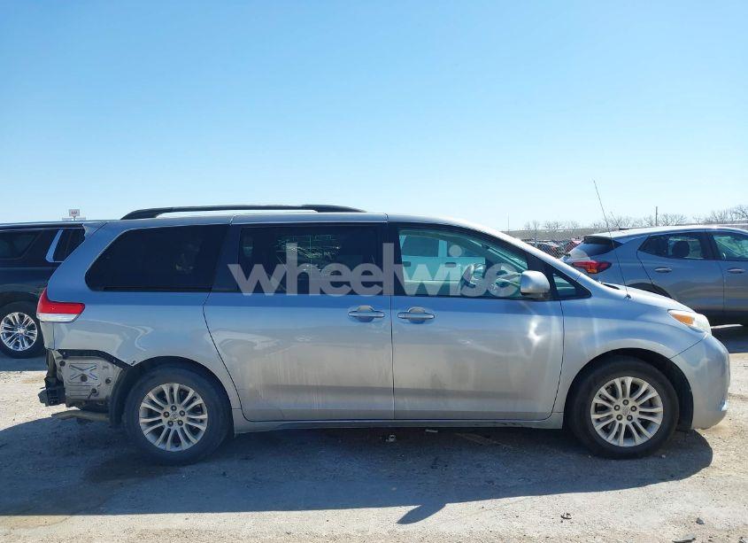 Photo 13 of 2011 Toyota Sienna XLE V6 (VIN 5TDYK3DCXBS172586)