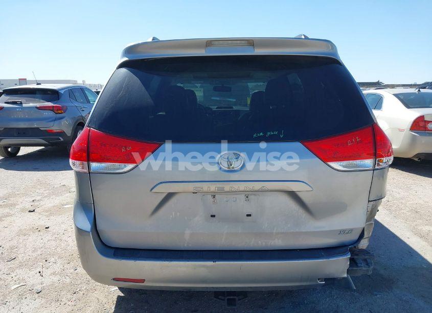 Photo 16 of 2011 Toyota Sienna XLE V6 (VIN 5TDYK3DCXBS172586)