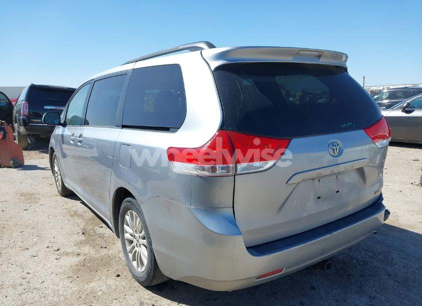 Photo 3 of 2011 Toyota Sienna XLE V6 (VIN 5TDYK3DCXBS172586)