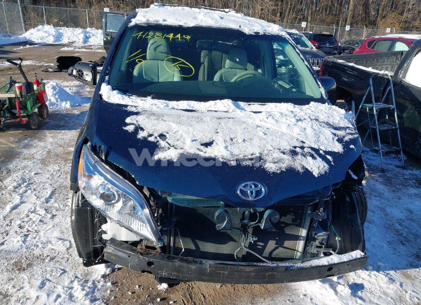 Photo 12 of 2011 Toyota Sienna XLE V6 (VIN 5TDYK3DCXBS174578)