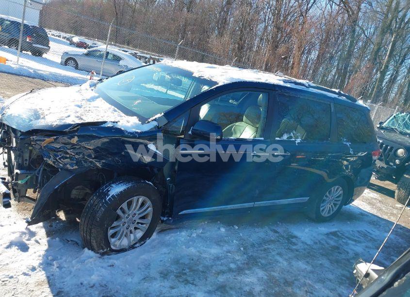 Photo 14 of 2011 Toyota Sienna XLE V6 (VIN 5TDYK3DCXBS174578)