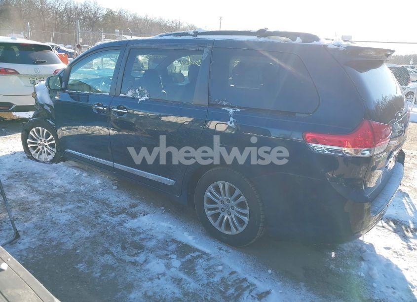 Photo 3 of 2011 Toyota Sienna XLE V6 (VIN 5TDYK3DCXBS174578)