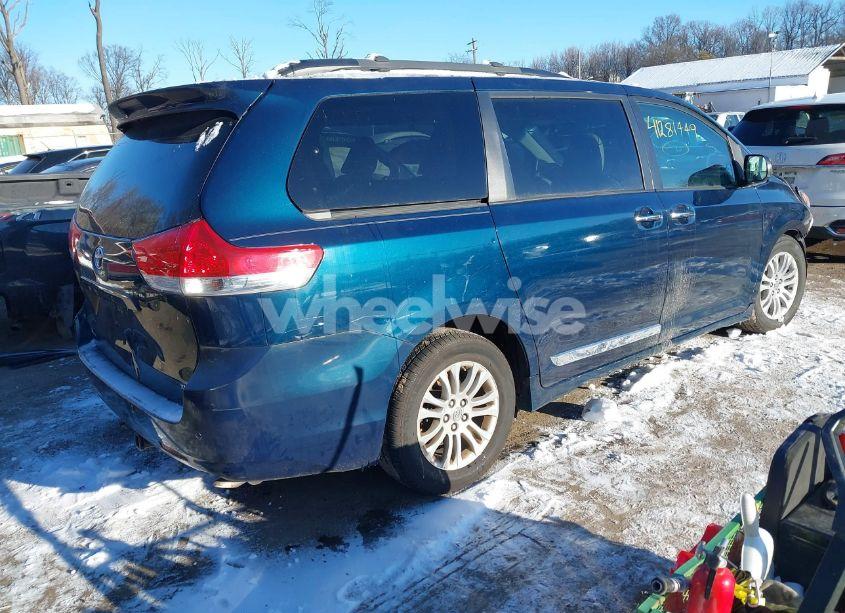 Photo 4 of 2011 Toyota Sienna XLE V6 (VIN 5TDYK3DCXBS174578)