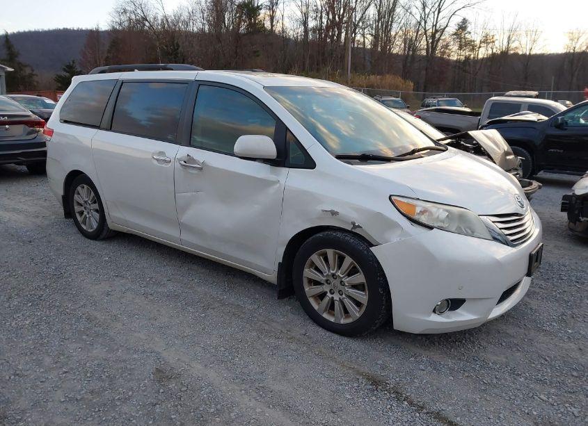 2012 Toyota Sienna XLE/LIMITED (VIN 5TDYK3DCXCS217124) main photo
