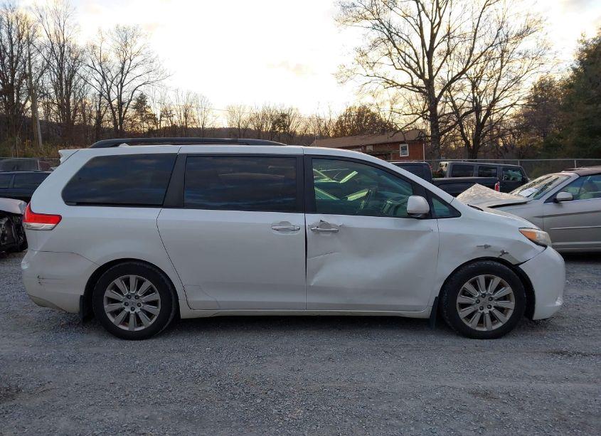 Photo 13 of 2012 Toyota Sienna XLE/LIMITED (VIN 5TDYK3DCXCS217124)
