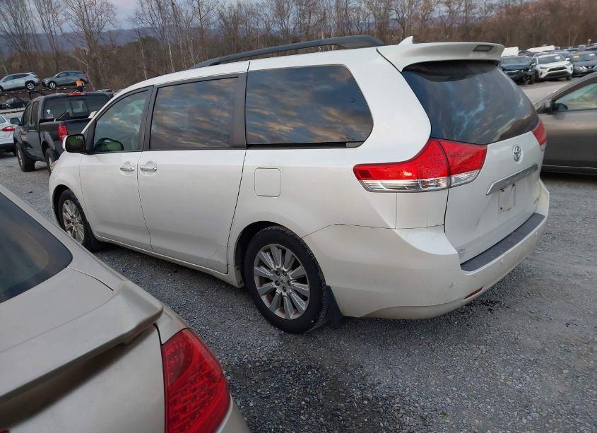 Photo 3 of 2012 Toyota Sienna XLE/LIMITED (VIN 5TDYK3DCXCS217124)
