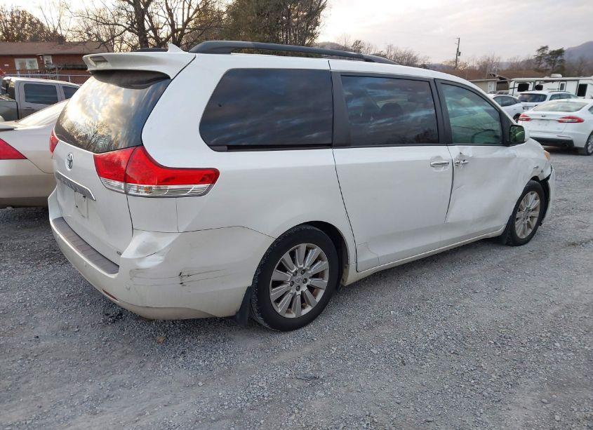 Photo 4 of 2012 Toyota Sienna XLE/LIMITED (VIN 5TDYK3DCXCS217124)