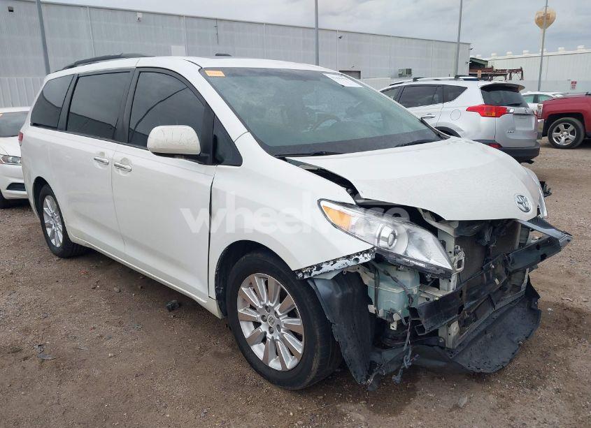 2012 Toyota Sienna XLE/LIMITED (VIN 5TDYK3DCXCS229015) main photo