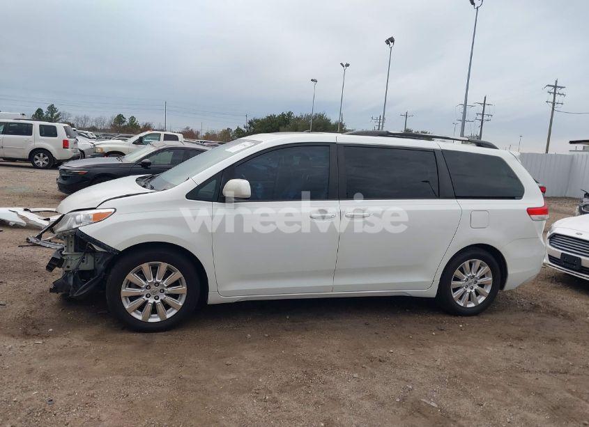Photo 15 of 2012 Toyota Sienna XLE/LIMITED (VIN 5TDYK3DCXCS229015)