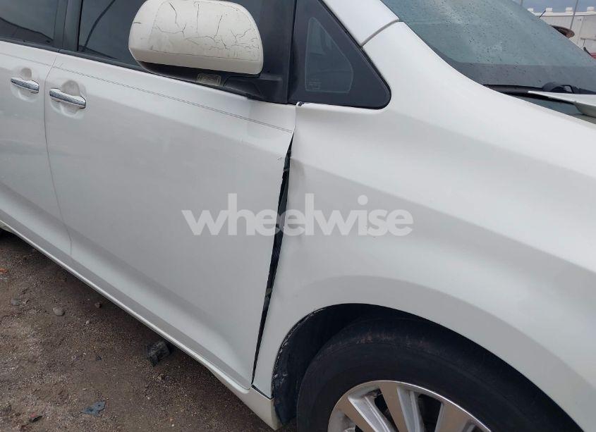 Photo 18 of 2012 Toyota Sienna XLE/LIMITED (VIN 5TDYK3DCXCS229015)