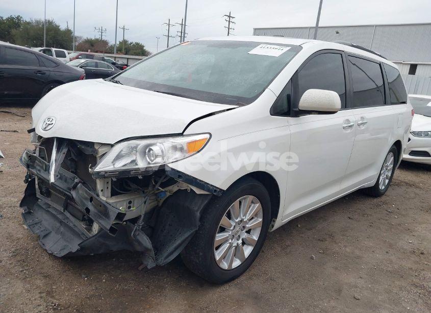 Photo 2 of 2012 Toyota Sienna XLE/LIMITED (VIN 5TDYK3DCXCS229015)