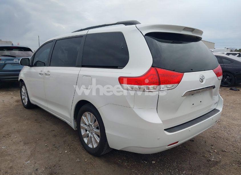 Photo 3 of 2012 Toyota Sienna XLE/LIMITED (VIN 5TDYK3DCXCS229015)
