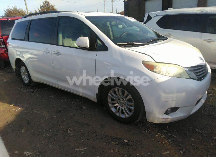 2012 Toyota Sienna XLE/LIMITED (VIN 5TDYK3DCXCS242122) main photo