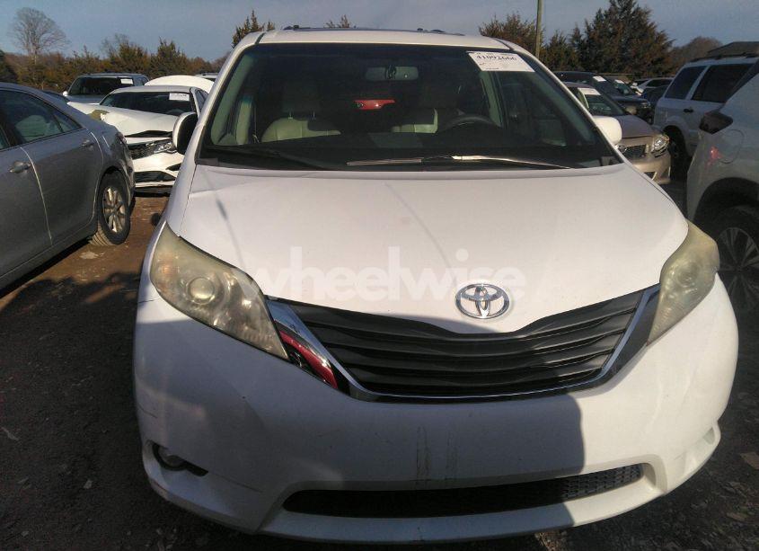 Photo 13 of 2012 Toyota Sienna XLE/LIMITED (VIN 5TDYK3DCXCS242122)
