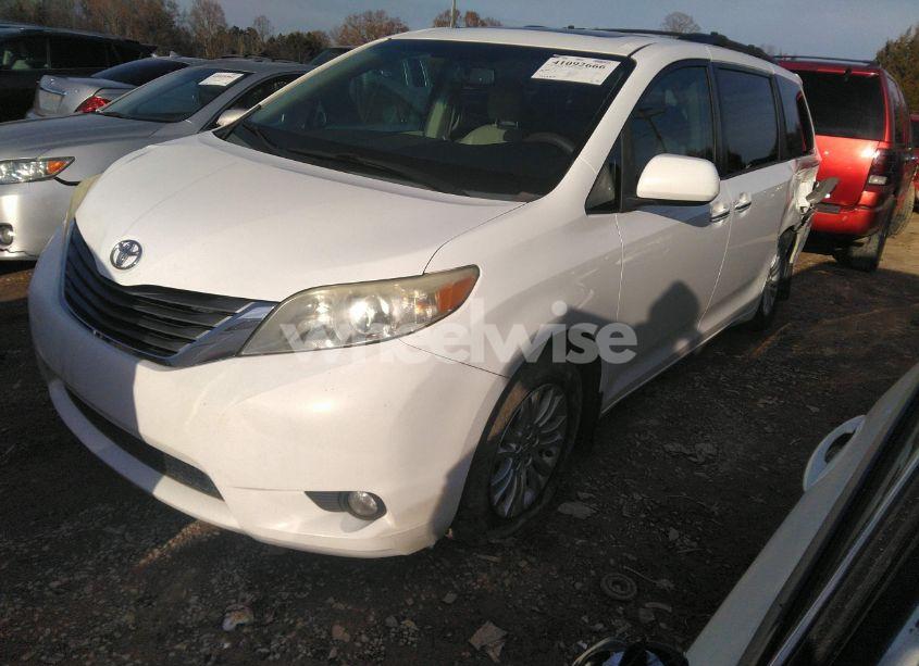 Photo 2 of 2012 Toyota Sienna XLE/LIMITED (VIN 5TDYK3DCXCS242122)