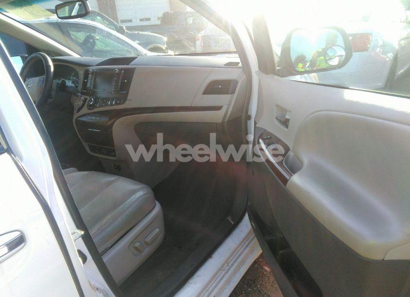 Photo 5 of 2012 Toyota Sienna XLE/LIMITED (VIN 5TDYK3DCXCS242122)