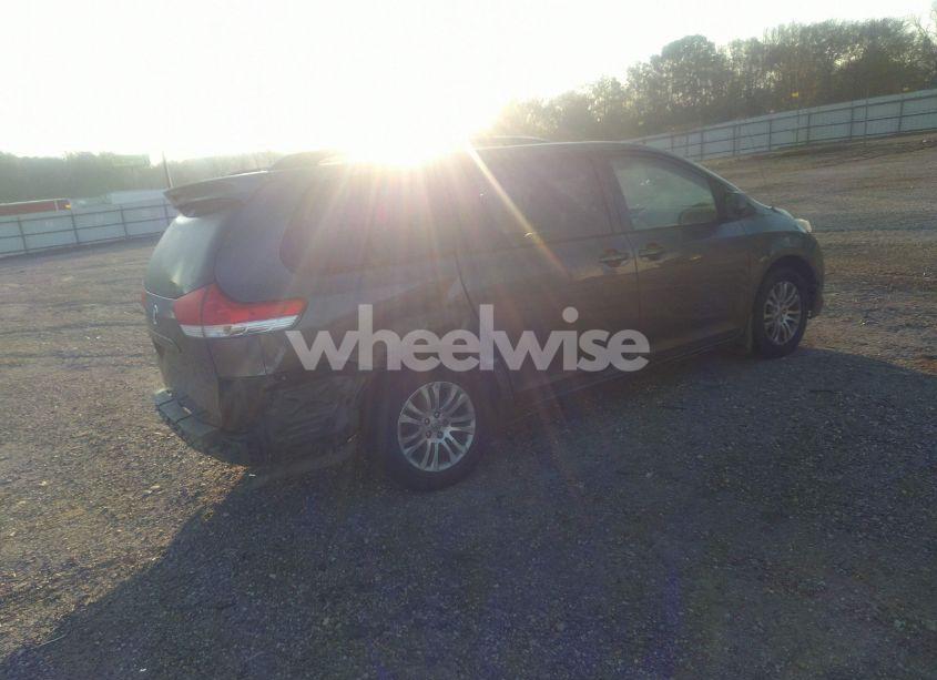 Photo 4 of 2012 Toyota Sienna XLE V6 8 PASSENGER (VIN 5TDYK3DCXCS249622)