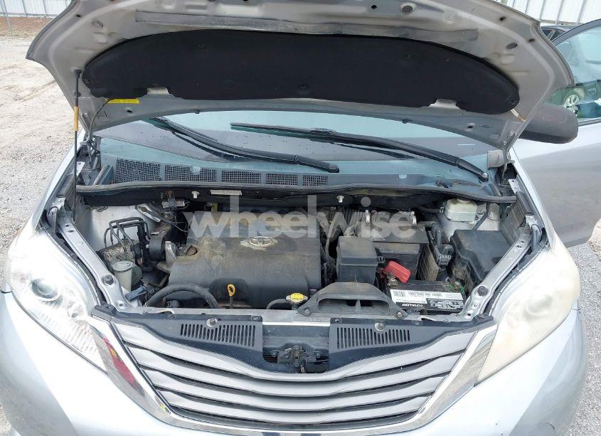 Photo 10 of 2012 Toyota Sienna XLE V6 8 PASSENGER (VIN 5TDYK3DCXCS260040)