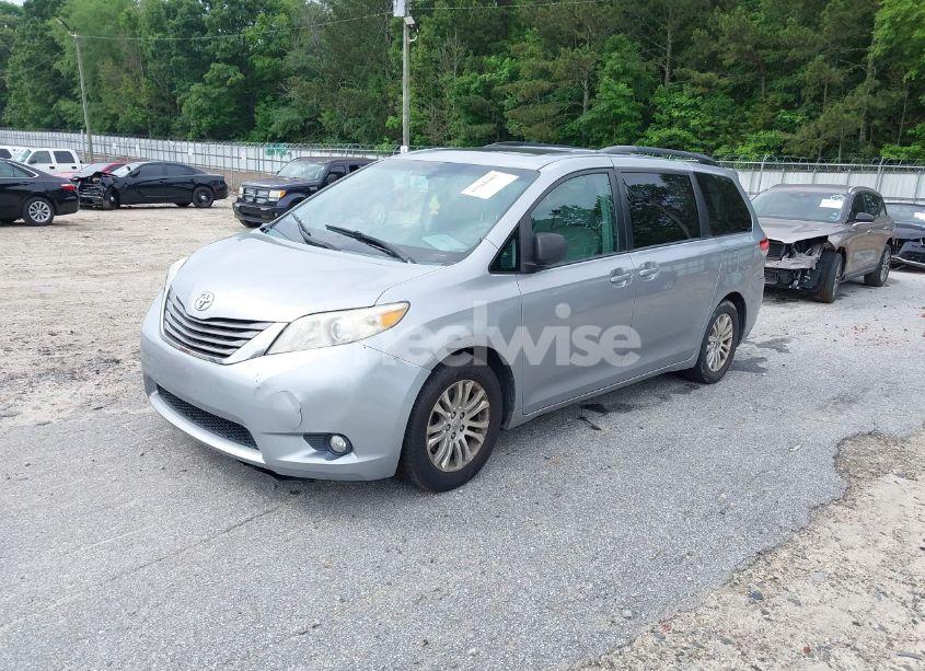 Photo 2 of 2012 Toyota Sienna XLE V6 8 PASSENGER (VIN 5TDYK3DCXCS260040)