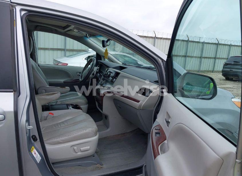 Photo 5 of 2012 Toyota Sienna XLE V6 8 PASSENGER (VIN 5TDYK3DCXCS260040)