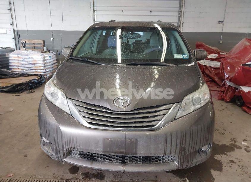 Photo 12 of 2012 Toyota Sienna XLE V6 8 PASSENGER (VIN 5TDYK3DCXCS267974)