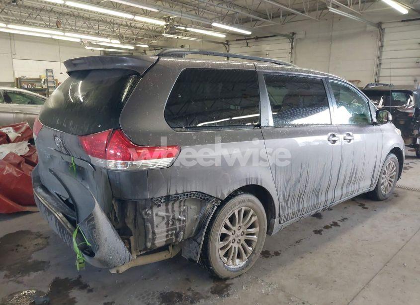 Photo 4 of 2012 Toyota Sienna XLE V6 8 PASSENGER (VIN 5TDYK3DCXCS267974)