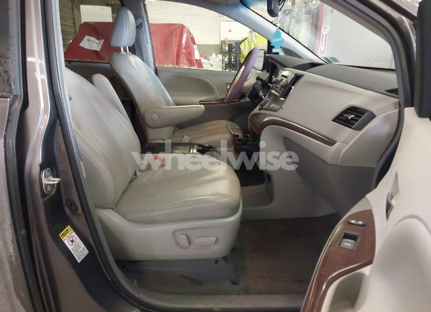 Photo 5 of 2012 Toyota Sienna XLE V6 8 PASSENGER (VIN 5TDYK3DCXCS267974)