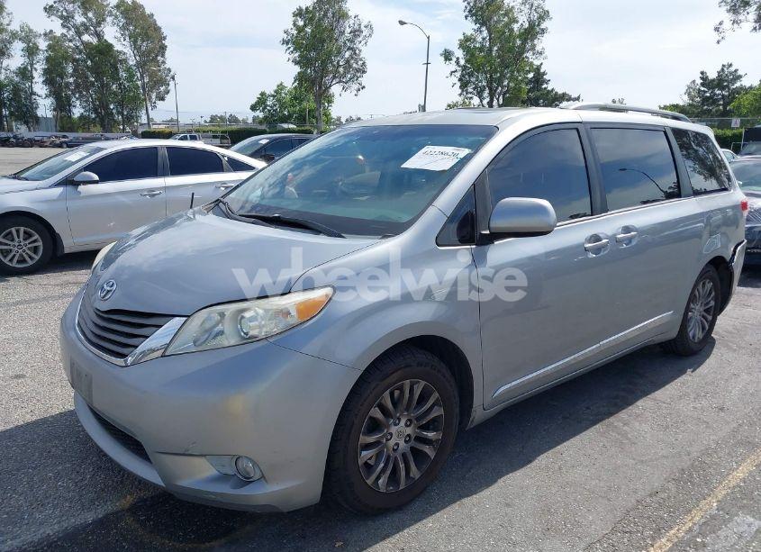 Photo 2 of 2012 Toyota Sienna XLE V6 8 PASSENGER (VIN 5TDYK3DCXCS278442)