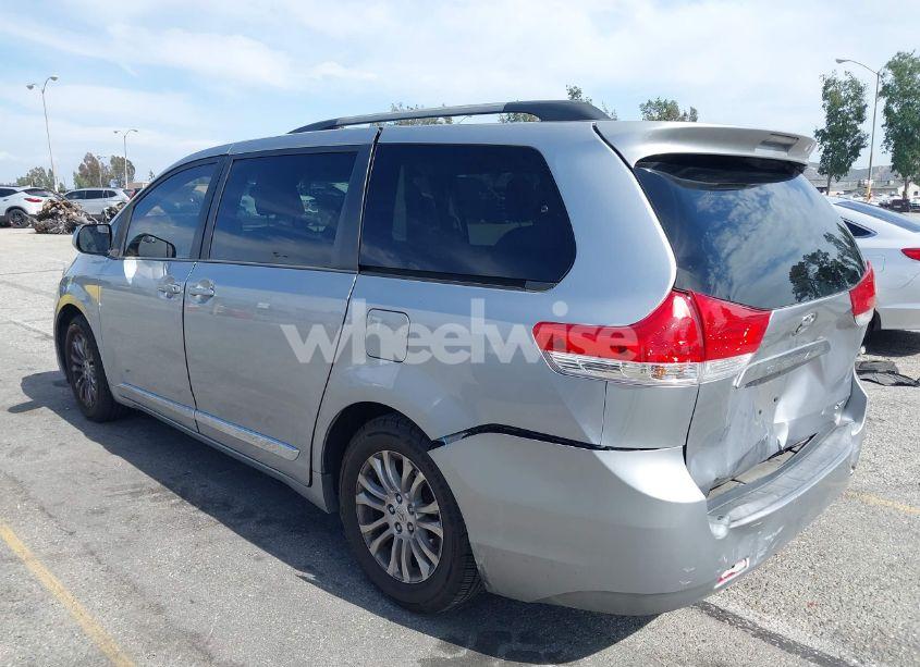 Photo 3 of 2012 Toyota Sienna XLE V6 8 PASSENGER (VIN 5TDYK3DCXCS278442)