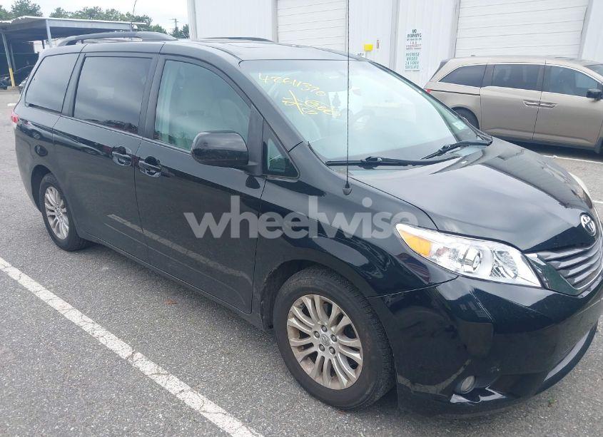 2013 Toyota Sienna XLE V6 8 PASSENGER (VIN 5TDYK3DCXDS302949) main photo
