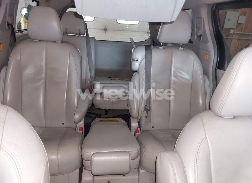 Photo 8 of 2013 Toyota Sienna XLE V6 8 PASSENGER (VIN 5TDYK3DCXDS313143)