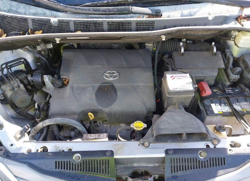 Photo 10 of 2013 Toyota Sienna XLE V6 8 PASSENGER (VIN 5TDYK3DCXDS346787)