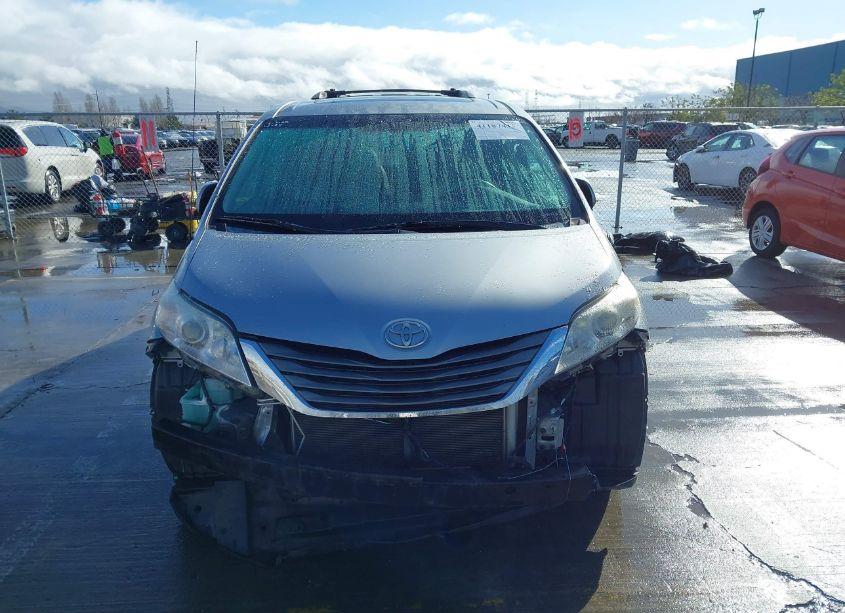 Photo 13 of 2013 Toyota Sienna XLE V6 8 PASSENGER (VIN 5TDYK3DCXDS346787)