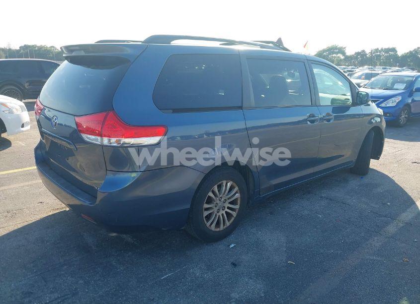 Photo 4 of 2013 Toyota Sienna XLE V6 8 PASSENGER (VIN 5TDYK3DCXDS350533)