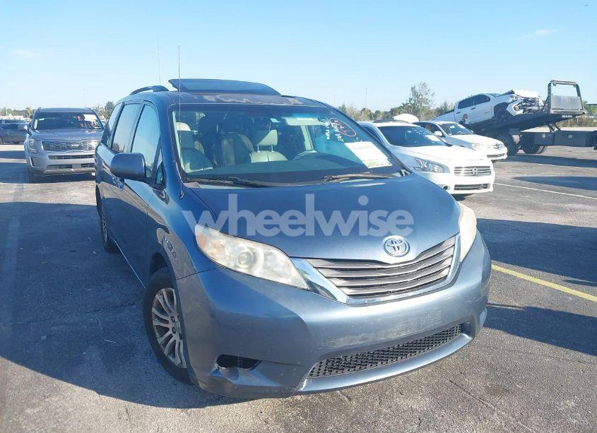 Photo 6 of 2013 Toyota Sienna XLE V6 8 PASSENGER (VIN 5TDYK3DCXDS350533)