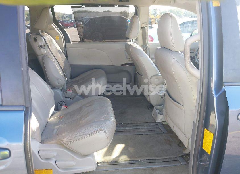 Photo 8 of 2013 Toyota Sienna XLE V6 8 PASSENGER (VIN 5TDYK3DCXDS350533)