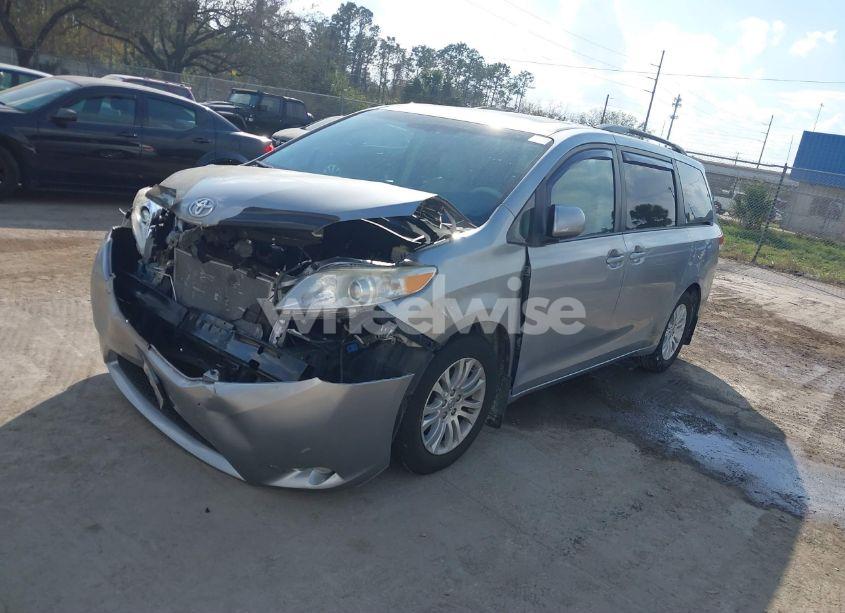 Photo 2 of 2013 Toyota Sienna XLE V6 7 PASSENGER AUTO ACCESS SEAT/XLE V6 8 PASSENGER (VIN 5TDYK3DCXDS355408)