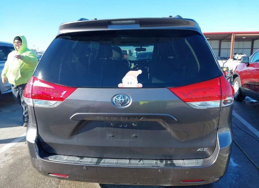 Photo 17 of 2013 Toyota Sienna XLE/LIMITED (VIN 5TDYK3DCXDS356865)