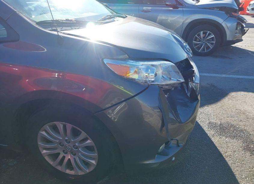 Photo 19 of 2013 Toyota Sienna XLE/LIMITED (VIN 5TDYK3DCXDS356865)