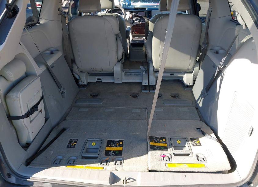 Photo 21 of 2013 Toyota Sienna XLE/LIMITED (VIN 5TDYK3DCXDS356865)