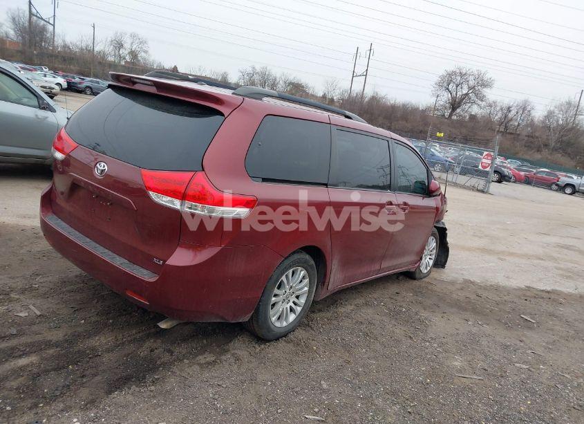 Photo 4 of 2013 Toyota Sienna XLE V6 8 PASSENGER (VIN 5TDYK3DCXDS392491)
