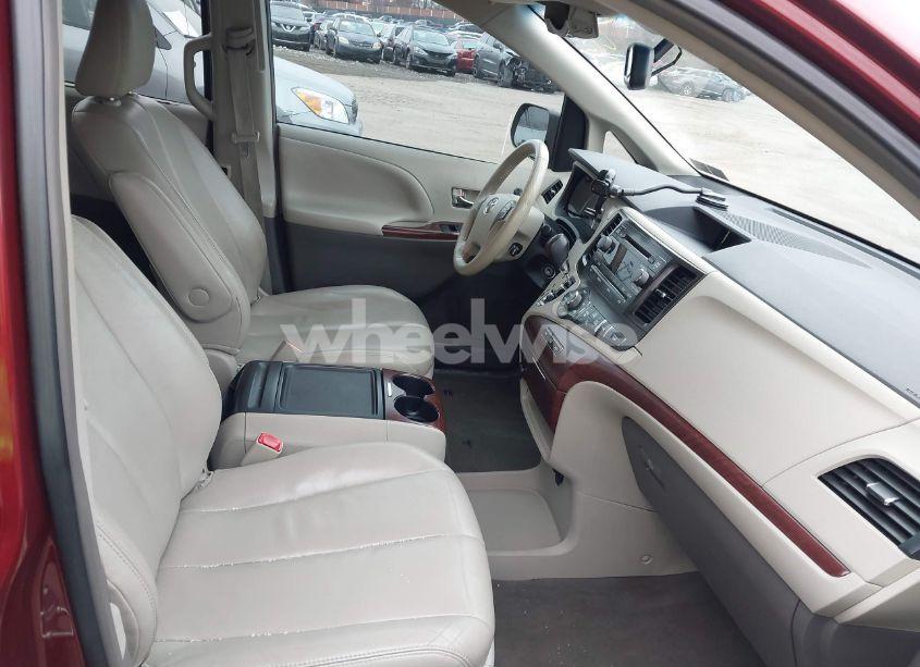 Photo 5 of 2013 Toyota Sienna XLE V6 8 PASSENGER (VIN 5TDYK3DCXDS392491)