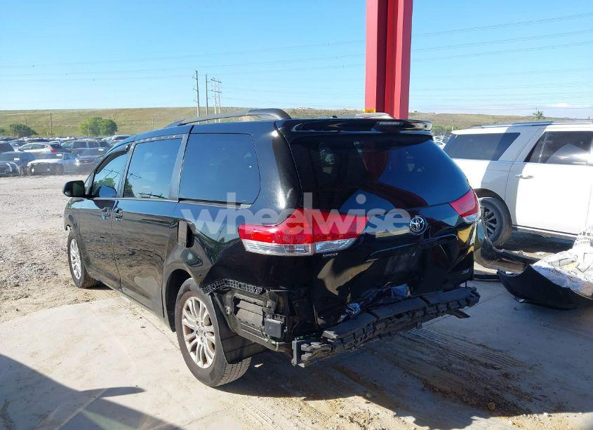 Photo 3 of 2013 Toyota Sienna XLE V6 8 PASSENGER (VIN 5TDYK3DCXDS396203)