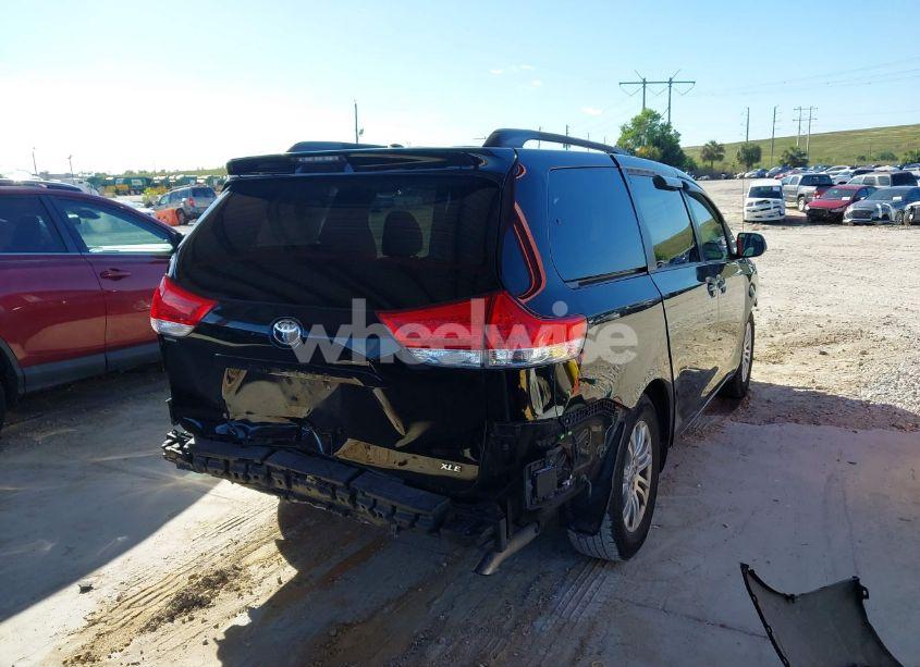 Photo 4 of 2013 Toyota Sienna XLE V6 8 PASSENGER (VIN 5TDYK3DCXDS396203)