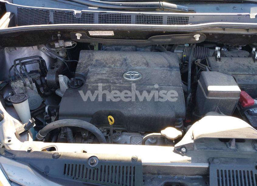Photo 10 of 2014 Toyota Sienna XLE V6 8 PASSENGER (VIN 5TDYK3DCXES419271)
